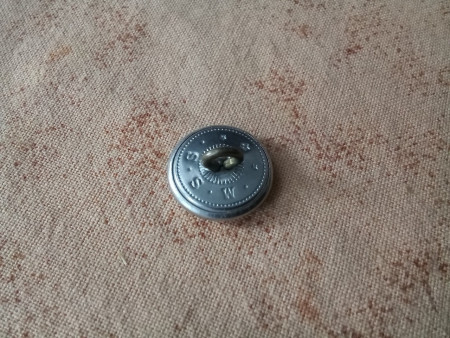 ŠKODA - kovový knoflík z uniformy.